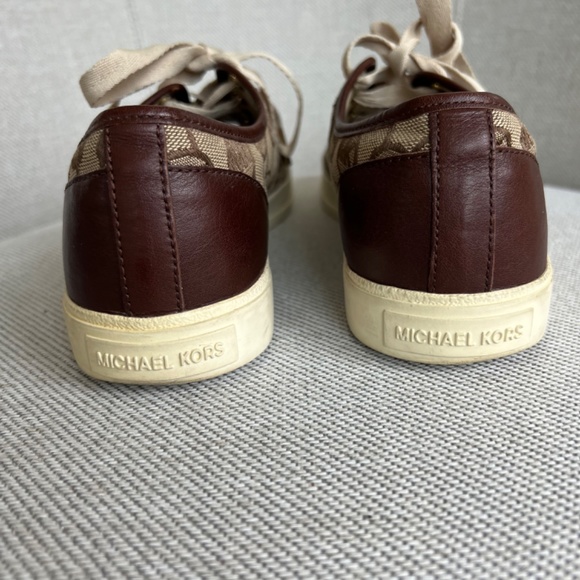 Michael Kors Monogram Sneaker, Size 8.5 - Picture 4 of 6